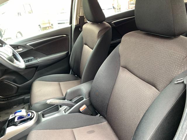 フィットハイブリッド Fパッケージ 本土仕入・ナビ・TV・バックモニター・スマートキー・プッシュスタート・電動格納ミラー・ドアバイザー(15枚目)