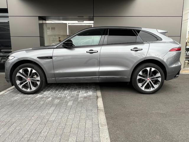 Fペイス R-ダイナミック SE D200 ワンオーナー車 スライディングパノラミックルーフ 21インチアルミホイール 黒皮シート F電動シート(シーヒーター・ベンチレーション)電動テールゲート MERIDIANサウンド(6枚目)