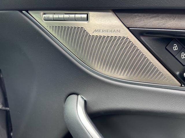 Fペイス R-ダイナミック SE D200 ワンオーナー車 スライディングパノラミックルーフ 21インチアルミホイール 黒皮シート F電動シート(シーヒーター・ベンチレーション)電動テールゲート MERIDIANサウンド(19枚目)