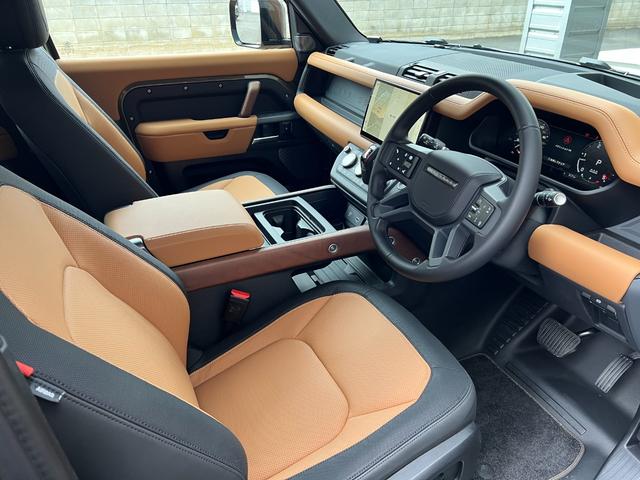 ディフェンダー ９０Ｘ　Ｄ３００　ＨＳＥ　サテンプロテクションパック　エアサスペンションパック　コンフォート＆コンビニエンスパック　エクステンデッドブラックエクステリアパック　ＣｌｅａｒＳｉｇｈｔインテリアリアビューミラー（17枚目）