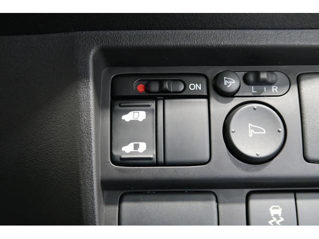 フリードスパイク Ｇエアロ　純正ナビ　１年保証　Ｂｌｕｅｔｏｏｔｈ　ＤＶＤ　バックカメラ　社外ルームミラー型ドラレコ　ワンセグＴＶ　ＥＴＣ　アルミホイール　ワンオーナー　左側電動スライドドア　オートエアコン　ＡＢＳ　ＶＳＡ（18枚目）