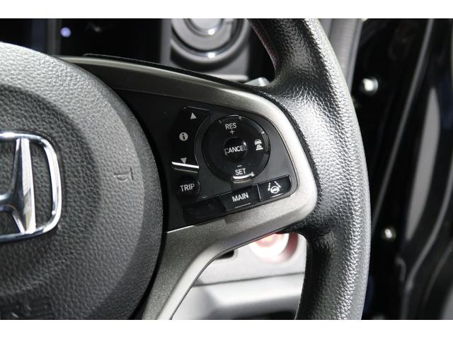 �^�]�����n���h���ł̑��삪�\�ł��B���ɍ������H���̖ڂ������Ȃ��^�]���ɂ́A�֗��������łȂ��A���S�������˔����Ă���܂��B