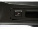 パワーテールゲート装備、荷物でいっぱいの時にスマートキーを持っていれば、ハンズフリーでテールゲートの開閉が出来ます。