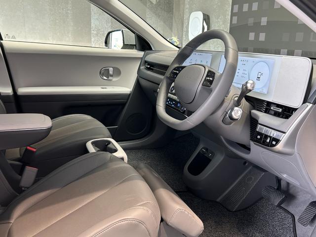 アイオニック５ ボヤージュ　ＡＷＤ　ヒョンデ正規認定中古車　ワンオーナー　１２．３インチナビ　パワーテールゲート　リモートスマートパーキングシステム　リヤビューモニター　サラウンドビューモニター（12枚目）