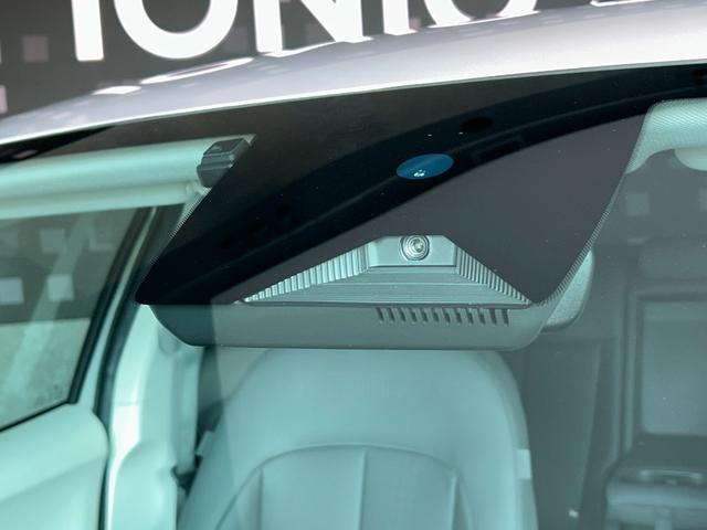 アイオニック５ ボヤージュ　ＡＷＤ　ヒョンデ正規認定中古車　ワンオーナー　１２．３インチナビ　パワーテールゲート　リモートスマートパーキングシステム　リヤビューモニター　サラウンドビューモニター（20枚目）