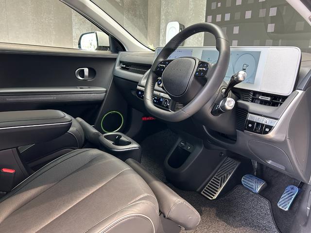 アイオニック５ ラウンジ　ＡＷＤ　ヒョンデ正規認定中古車　ワンオーナー　１２．３インチナビ　パワーテールゲート　リモートスマートパーキングシステム　リヤビューモニター　サラウンドビューモニター（12枚目）