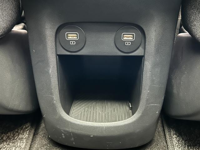 アイオニック５ ラウンジ　ＡＷＤ　ヒョンデ正規認定中古車　ワンオーナー　１２．３インチナビ　パワーテールゲート　リモートスマートパーキングシステム　リヤビューモニター　サラウンドビューモニター（17枚目）