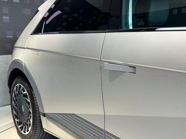 アイオニック５ ラウンジ　ＡＷＤ　ヒョンデ正規認定中古車　ワンオーナー　１２．３インチナビ　パワーテールゲート　リモートスマートパーキングシステム　リヤビューモニター　サラウンドビューモニター（22枚目）