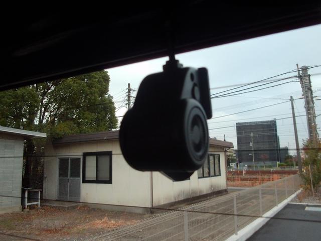 スペーシアギア ギア　ＨＹＢＲＩＤ　ＸＺターボ　メモリーナビ　両側電動スライドドア　パドルシフト　ドライブレコーダー前後　ＬＥＤヘッドランプ　ルーフレール　アダプティブクルーズコントロール　ステアリングオーディオスイッチ　スリムサーキュレーター　オートライト（12枚目）