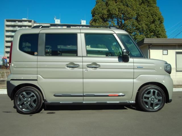 スペーシア ギア　ＨＹＢＲＩＤ　ＸＺ　全方位モニター付メモリーナビ　両側電動スライドドア　スズキコネクト　ＬＥＤヘッドランプ　キーレスプッシュスタート　マルチユースフラップ　ルーフレール　アダプティブクルーズコントロール　ステアリングオーディオスイッチ　サポカー（3枚目）