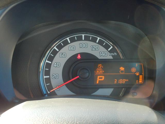 アルト Ａ　バックアイカメラ付ディスプレイオーディオ　キーレスエントリー　ステアリングオーディオスイッチ　衝突被害軽減ブレーキ　後退時ブレーキサポート　ＳＲＳサイドエアバッグ　ＳＲＳカーテンエアバッグ　ＥＳＰ（車両走行安定補助システム）　オートライト（21枚目）