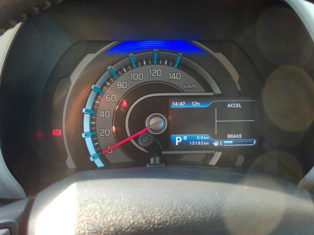 ハスラー ＨＹＢＲＩＤ　Ｘ　ディスプレイオーディオ　ＬＥＤヘッドランプ　キーレスプッシュスタート　ステアリングオーディオスイッチ　パーソナルテーブル　マイルドハイブリッド　衝突被害軽減ブレーキ　後退時ブレーキサポート　アルミホイール　シートヒーター（21枚目）