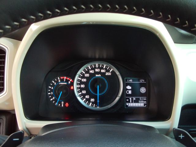 クロスビー ＨＹＢＲＩＤ　ＭＺ　オーディオレス　パドルシフト　ＬＥＤヘッドランプ　キーレスプッシュスタート　アダプティブクルーズコントロール　ステアリングオーディオスイッチ　パーソナルテーブル　マイルドハイブリッド　サポカー　シートヒーター　ターボ（9枚目）