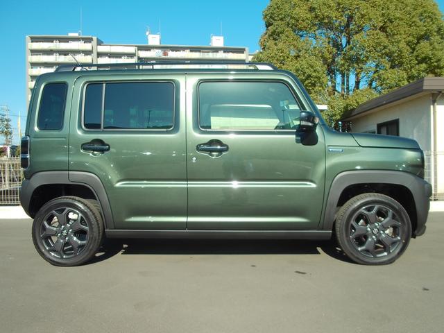 ハスラー タフワイルド　オーディオレス　ＬＥＤヘッドランプ　キーレスプッシュスタート　ルーフレール　アダプティブクルーズコントロール　ステアリングオーディオスイッチ　パーソナルテーブル　マイルドハイブリッド　サポカー　シートヒーター　ＥＳＰ（3枚目）