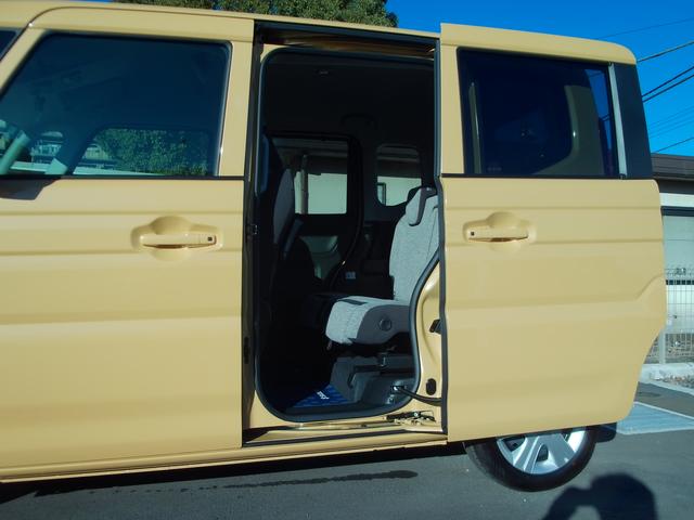 スペーシア ＨＹＢＲＩＤ　Ｘ　オーディオレス　両側電動スライドドア　マルチユースフラップ　ＬＥＤヘッドランプ　キーレスプッシュスタート　ステアリングオーディオスイッチ　スリムサーキュレーター　ロールサンシェード　パーソナルテーブル　サポカー（27枚目）