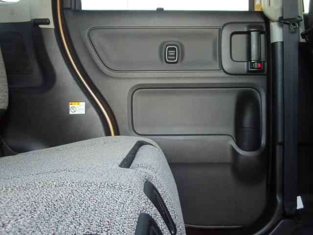 スペーシア ＨＹＢＲＩＤ　Ｘ　オーディオレス　両側電動スライドドア　マルチユースフラップ　ＬＥＤヘッドランプ　キーレスプッシュスタート　ステアリングオーディオスイッチ　スリムサーキュレーター　ロールサンシェード　パーソナルテーブル　サポカー（42枚目）