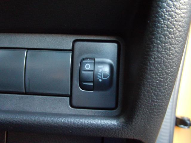 スペーシア ＨＹＢＲＩＤ　Ｘ　オーディオレス　両側電動スライドドア　マルチユースフラップ　ＬＥＤヘッドランプ　キーレスプッシュスタート　ステアリングオーディオスイッチ　スリムサーキュレーター　ロールサンシェード　パーソナルテーブル　サポカー（50枚目）