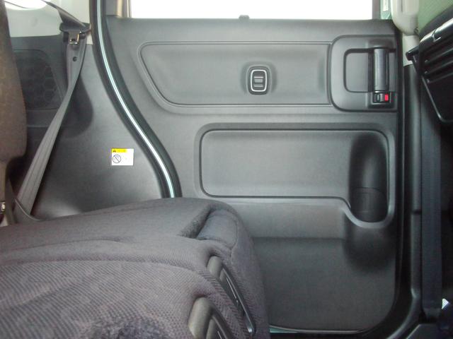 スペーシア ギア　ＨＹＢＲＩＤ　ＸＺターボ　全方位Ｍ付ナビ　４ＷＤ　両側電動スライドドア　スズキコネクト　パドルシフト　マルチユースフラップ　ＬＥＤヘッドランプ　キーレスプッシュスタート　ルーフレール　アダプティブクルーズコントロール　ステアリングオーディオスイッチ（45枚目）