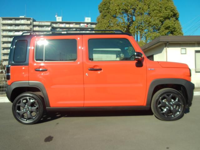 ハスラー タフワイルド　オーディオレス　ＬＥＤヘッドランプ　キーレスプッシュスタート　ルーフレール　アダプティブクルーズコントロール　ステアリングオーディオスイッチ　パーソナルテーブル　マイルドハイブリッド　サポカー　ＳＲＳサイドエアバッグ（3枚目）