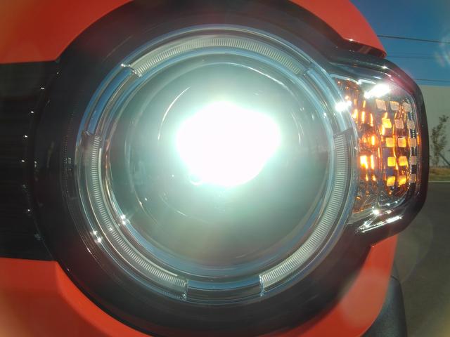 ハスラー タフワイルド　オーディオレス　ＬＥＤヘッドランプ　キーレスプッシュスタート　ルーフレール　アダプティブクルーズコントロール　ステアリングオーディオスイッチ　パーソナルテーブル　マイルドハイブリッド　サポカー　ＳＲＳサイドエアバッグ（9枚目）