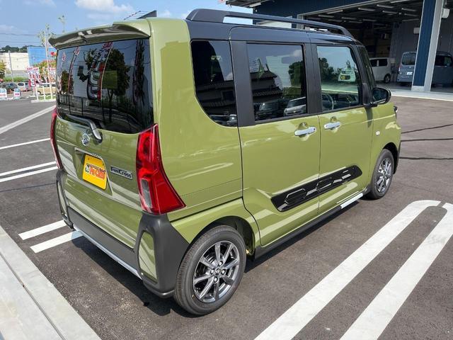 タント ファンクロス　届出済未使用車　衝突回避支援　前後センサー　ＵＳＢ接続　運転席シートヒーター　ＬＥＤヘットライト　スマートキープッシュスタート　車線逸脱警報　衝突安全ボディ　パワステ　エアバック　フルオートエアコン（9枚目）