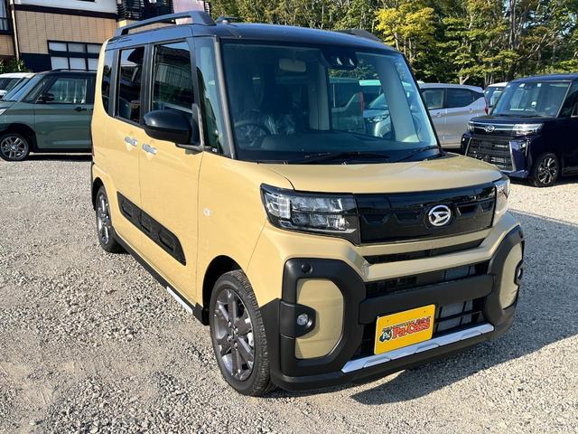 タント ファンクロスターボ　届出済未使用車　ｉ－ｓｔｏｐ　フルフラットシート　シートヒーター付き　衝突安全ボディ　キーレスキー　衝突軽減ブレーキ　盗難防止装置　ＵＳＢ接続　クリアランスソナー　横滑り防止装置　ＬＥＤライト　ＡＢＳ（7枚目）