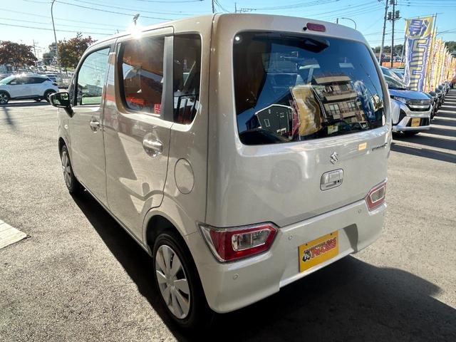 ワゴンＲ ＦＸ　届出済未使用車　シートヒーター搭載　リアセンサー　フリーキー　スマートキ－　助手席エアバッグ　盗難防止装置　運転席エアバック　横滑防止装置　フルフラット　フルオートエアコン　パワーステアリング　ＡＢＳ（11枚目）