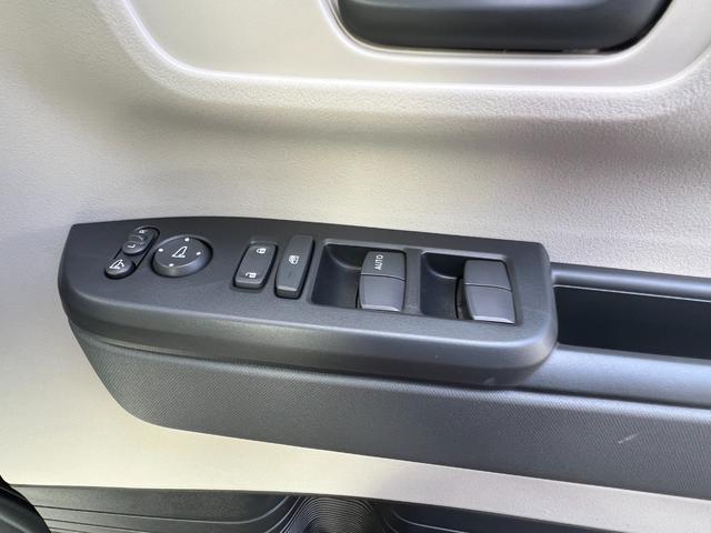 Ｎ－ＢＯＸ ベースグレード　届出済未使用車　クルーズコントロール　片側電動パワースライドドア　ＬＥＤヘッドライト　スマートキ－　コーナーセンサー　前席シートヒーター　フルフラットシート　ベンチシート　車線維持支援システム　ＡＢＳ（20枚目）
