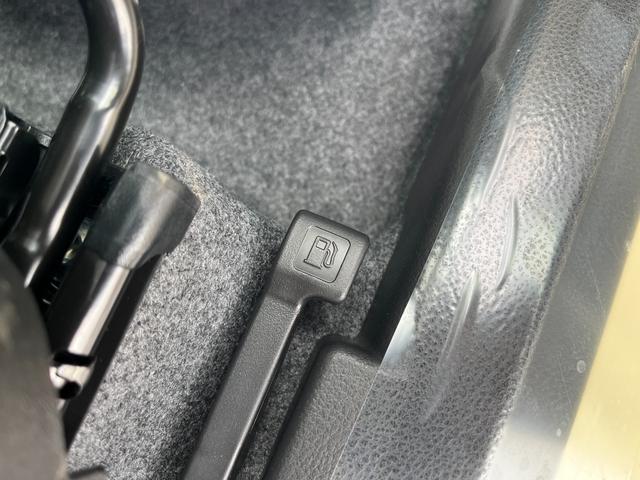 ワゴンＲ ＦＸ　届出済未使用車　運転席シートヒーター　パーキングソナー　衝突軽減ブレーキサポート　運転席助手席エアバック　キーレスエントリーシステム　セキュリティアラーム　フルフラット　オートハイビーム　オートライト（13枚目）