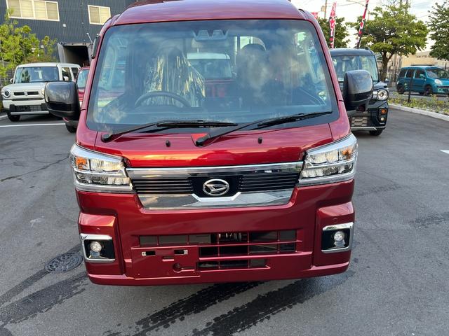 ハイゼットトラック ジャンボエクストラ　届出済未使用車　ＡＴ　４ＷＤ　ＬＥＤヘッドライト　ＬＥＤフォグライト　ＬＥＤ荷台作業灯　電動格納リモコンドアミラー　リヤゲートチェーン　ドアポケット　リクライニング機構　ファブリックシート（6枚目）