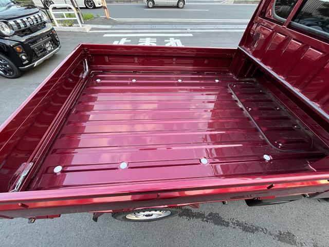 ハイゼットトラック ジャンボエクストラ　届出済未使用車　ＡＴ　４ＷＤ　ＬＥＤヘッドライト　ＬＥＤフォグライト　ＬＥＤ荷台作業灯　電動格納リモコンドアミラー　リヤゲートチェーン　ドアポケット　リクライニング機構　ファブリックシート（16枚目）