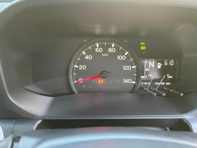 ハイゼットトラック ジャンボエクストラ　届出済未使用車　ＡＴ　４ＷＤ　ＬＥＤヘッドライト　ＬＥＤフォグライト　ＬＥＤ荷台作業灯　電動格納リモコンドアミラー　リヤゲートチェーン　ドアポケット　リクライニング機構　ファブリックシート（23枚目）