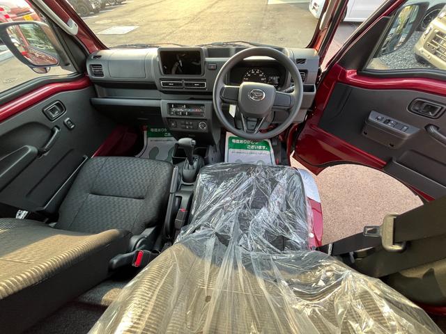 ハイゼットトラック ジャンボエクストラ　届出済未使用車　ＡＴ　４ＷＤ　ＬＥＤヘッドライト　ＬＥＤフォグライト　ＬＥＤ荷台作業灯　電動格納リモコンドアミラー　リヤゲートチェーン　ドアポケット　リクライニング機構　ファブリックシート（35枚目）