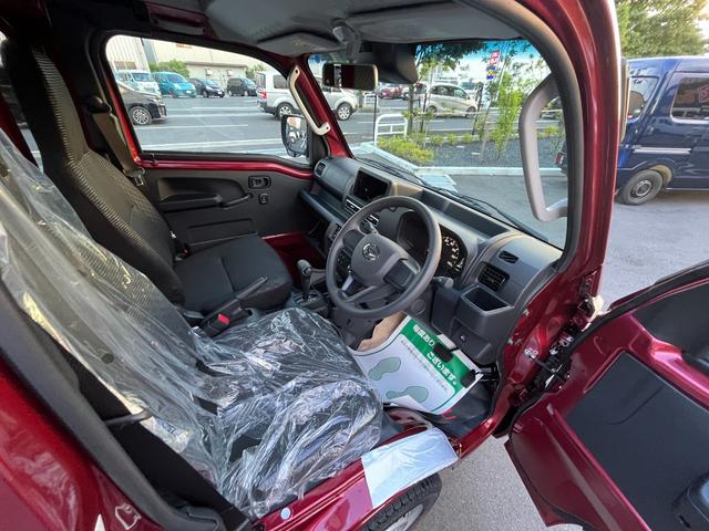 人気の登録済未使用車やおすすめ中古車が続々展示中！！各社メーカーの人気の軽自動車・小型車・普通車・大型車まで高須自動車にお任せください！！毎日・毎日日々新しい販売車両が続々展示中です！！