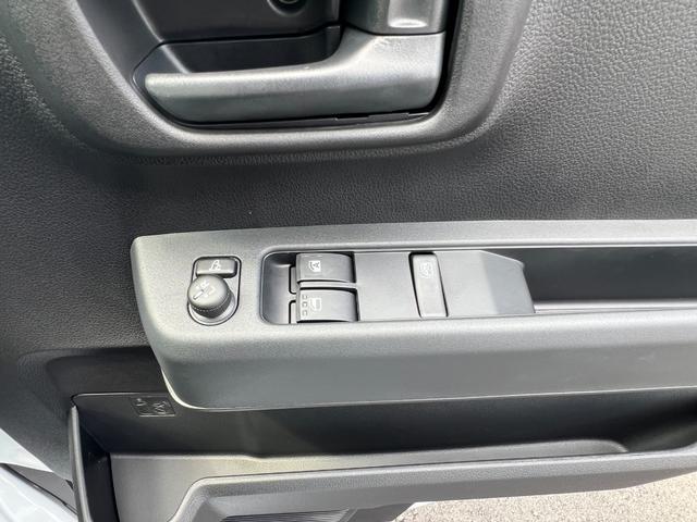 ハイゼットカーゴ クルーズターボ　届出済未使用車　ターボ　ＬＥＤヘッドライト　ＬＥＤフォグランプ　ＬＥＤルームランプ　電動格納ドアミラー　スマートキー　プッシュスタート　パワーウインド　ＡＢＳ　マニュアルエアコン　パワステ（29枚目）