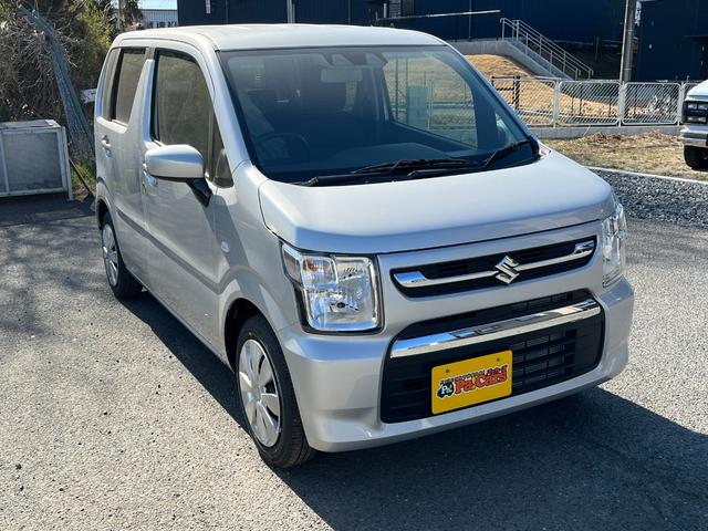 ワゴンＲ ＦＸ　届出済未使用車　運転席シートヒーター　パーキングソナー　衝突軽減ブレーキサポート　運転席助手席エアバック　キーレスエントリーシステム　セキュリティアラーム　フルフラット　オートハイビーム　オートライト（7枚目）