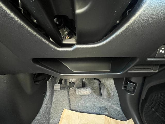 ワゴンＲ ＦＸ　届出済未使用車　運転席シートヒーター　パーキングソナー　衝突軽減ブレーキサポート　運転席助手席エアバック　キーレスエントリーシステム　セキュリティアラーム　フルフラット　オートハイビーム　オートライト（24枚目）