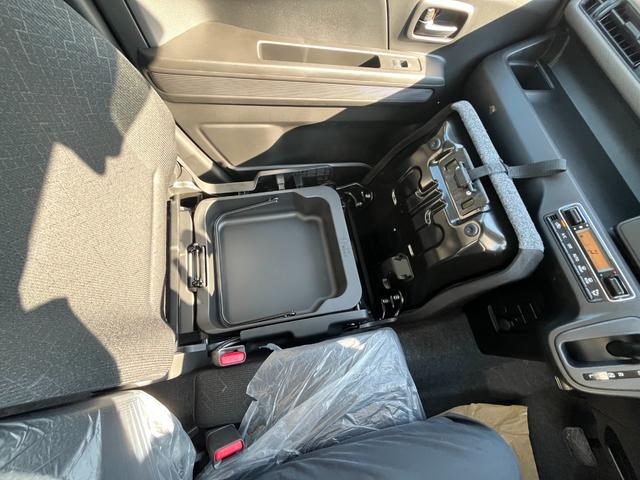 ワゴンＲ ＦＸ　届出済未使用車　運転席シートヒーター　パーキングソナー　衝突軽減ブレーキサポート　運転席助手席エアバック　キーレスエントリーシステム　セキュリティアラーム　フルフラット　オートハイビーム　オートライト（32枚目）