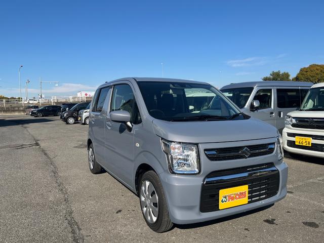 ワゴンＲ ＦＸ　届出済未使用車　運転席シートヒーター　パーキングソナー　衝突軽減ブレーキサポート　運転席助手席エアバック　キーレスエントリーシステム　セキュリティアラーム　フルフラット　オートハイビーム　オートライト（7枚目）