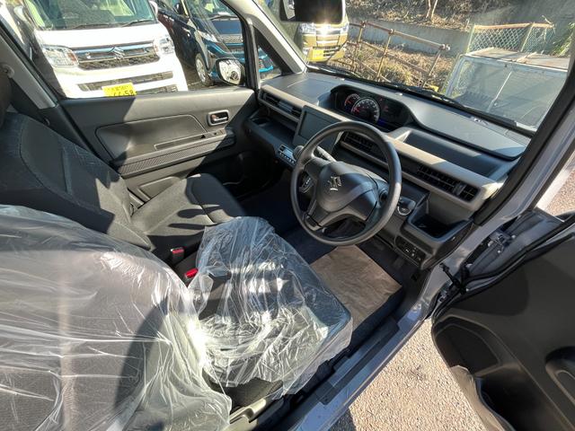 ワゴンＲ ＦＸ　届出済未使用車　運転席シートヒーター　パーキングソナー　衝突軽減ブレーキサポート　運転席助手席エアバック　キーレスエントリーシステム　セキュリティアラーム　フルフラット　オートハイビーム　オートライト（16枚目）
