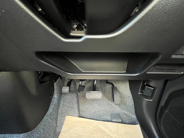 ワゴンＲ ＦＸ　届出済未使用車　運転席シートヒーター　パーキングソナー　衝突軽減ブレーキサポート　運転席助手席エアバック　キーレスエントリーシステム　セキュリティアラーム　フルフラット　オートハイビーム　オートライト（24枚目）