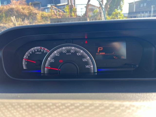 ワゴンＲ ＦＸ　届出済未使用車　運転席シートヒーター　パーキングソナー　衝突軽減ブレーキサポート　運転席助手席エアバック　キーレスエントリーシステム　セキュリティアラーム　フルフラット　オートハイビーム　オートライト（26枚目）