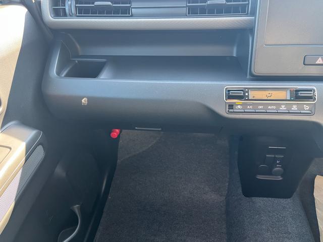ワゴンＲ ＦＸ　届出済未使用車　運転席シートヒーター　パーキングソナー　衝突軽減ブレーキサポート　運転席助手席エアバック　キーレスエントリーシステム　セキュリティアラーム　フルフラット　オートハイビーム　オートライト（29枚目）