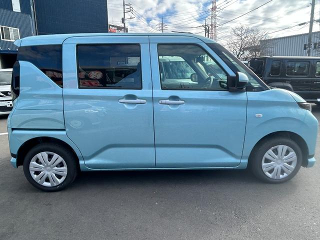 ムーヴ Ｌ　届出済未使用車　両側手動スライドドア　オートＬＥＤヘッドライト　電動格納ミラー　オートハイビーム　キーレスエントリー　パーキングソナ―　足踏み式パーキングブレーキ　　ベンチシート　ＡＢＳ　パワステ（8枚目）