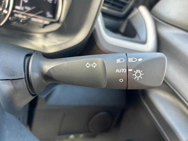 ムーヴ Ｌ　届出済未使用車　両側手動スライドドア　オートＬＥＤヘッドライト　電動格納ミラー　オートハイビーム　キーレスエントリー　パーキングソナ―　足踏み式パーキングブレーキ　　ベンチシート　ＡＢＳ　パワステ（26枚目）