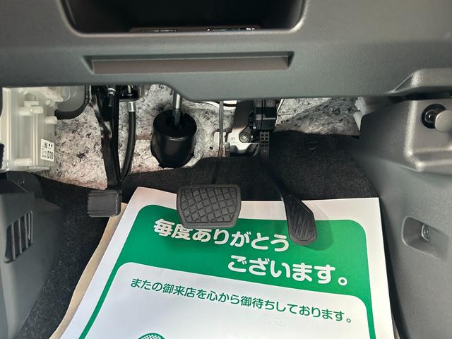 ムーヴ Ｌ　届出済未使用車　両側手動スライドドア　オートＬＥＤヘッドライト　電動格納ミラー　オートハイビーム　キーレスエントリー　パーキングソナ―　足踏み式パーキングブレーキ　　ベンチシート　ＡＢＳ　パワステ（31枚目）