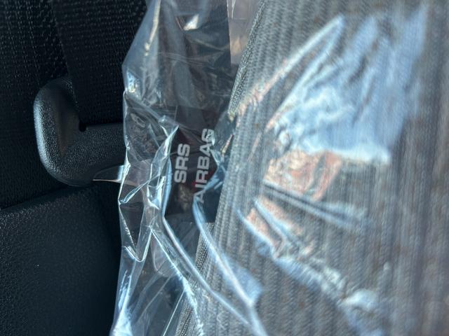 ムーヴ Ｌ　届出済未使用車　両側手動スライドドア　オートＬＥＤヘッドライト　電動格納ミラー　オートハイビーム　キーレスエントリー　パーキングソナ―　足踏み式パーキングブレーキ　　ベンチシート　ＡＢＳ　パワステ（42枚目）