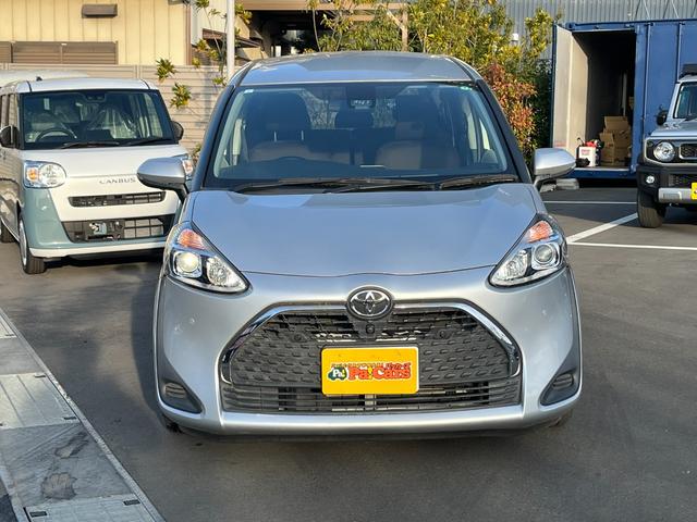 シエンタ Ｇ　両側電動パワースライドドア　フルセグＴＶ付純正ナビ　３６０°カメラ　前方ドライブレコーダー　前席シートヒーター　ステアリングヒーター　三列シート　衝突軽減ブレーキ　パーキングソナー　ＬＥＤヘッドライト（5枚目）