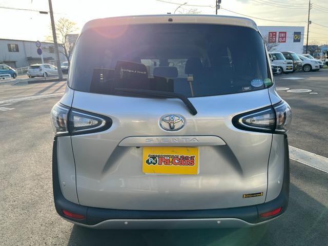 シエンタ Ｇ　両側電動パワースライドドア　フルセグＴＶ付純正ナビ　３６０°カメラ　前方ドライブレコーダー　前席シートヒーター　ステアリングヒーター　三列シート　衝突軽減ブレーキ　パーキングソナー　ＬＥＤヘッドライト（8枚目）