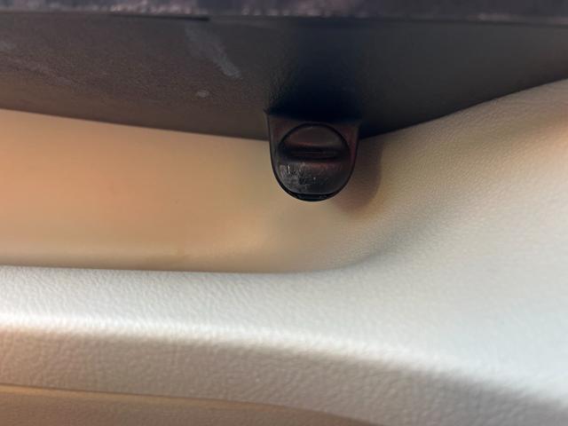 シエンタ Ｇ　両側電動パワースライドドア　フルセグＴＶ付純正ナビ　３６０°カメラ　前方ドライブレコーダー　前席シートヒーター　ステアリングヒーター　三列シート　衝突軽減ブレーキ　パーキングソナー　ＬＥＤヘッドライト（38枚目）